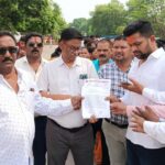 कॉल मी सर्विस का ठेका निरस्त कराने छ.ग. प्रदेश स्वास्थ्य कर्मचारी संघ का प्रदर्शन