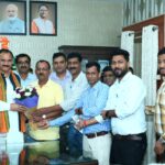 छत्तीसगढ़ प्रदेश स्वास्थ्य कर्मचारी संघ प्रांताध्यक्ष अनिल कुमार पाण्डेय के नेतृत्व में माननीय स्वास्थ्य मंत्री से की सौजन्य भेंट