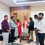 नर्सिंग कर्मचारियों की पदोन्नति और भर्ती एवं अन्य लंबित मांगों को लेकर स्वास्थ्य कर्मचारी संघ ने मंत्री को सौंपा ज्ञापन